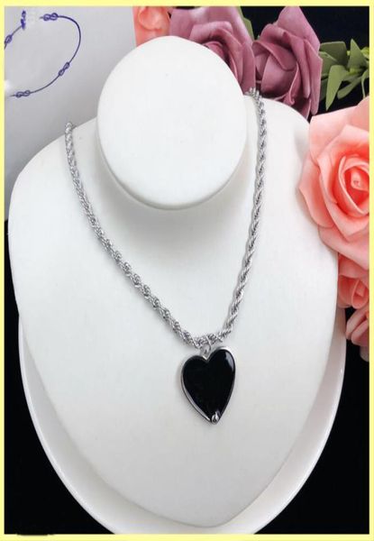 

women designer necklace fashion love necklaces 925 sterling silver chain heart pendant neckwear for mens luxurys jewelry new 210938067038
