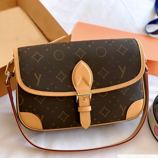 

designer bags shoulder bag totes real leather luxury old flower diane baguette handbag large-capacity canvas strap embossed letters colorful