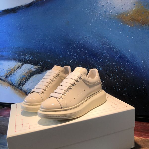 

2023 new designer woman shoe leather lace up men fashion platform sneakers white black mens womens casual shoes 0529