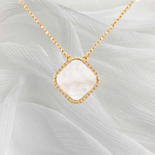 

designer fashion pendant necklaces for women elegant 4/four leaf clover locket necklace highly quality chains classic jewelry 18k plated gol, Silver