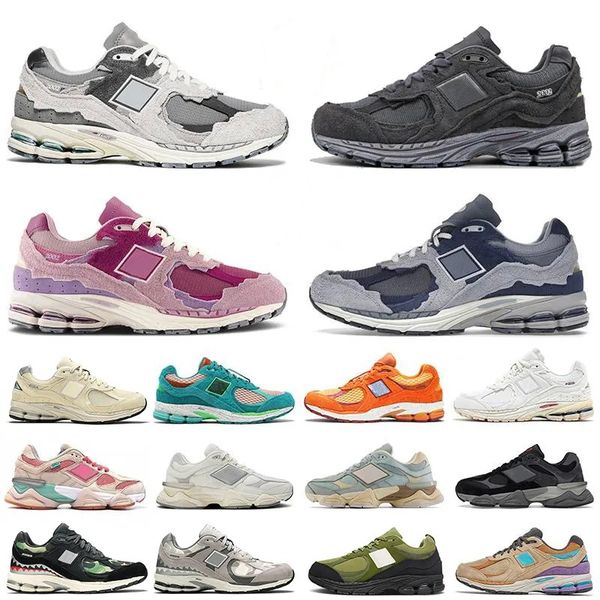 

retro 2002r running shoes classic women's designer shoes men's low sneakers fashion outdoor casual shoes new couple flats summer c