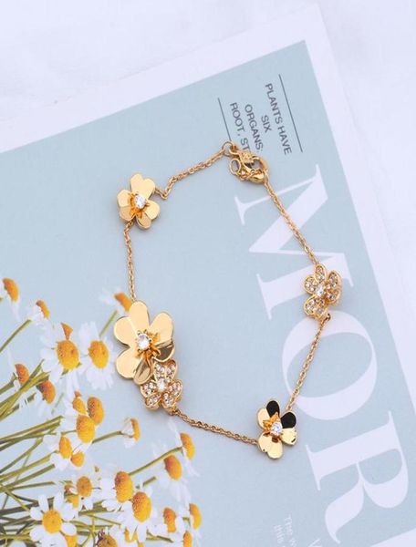 

golden flowers bracelet women luxury clover bracelets designer party wedding crystal jewelry charm8590147, Golden;silver