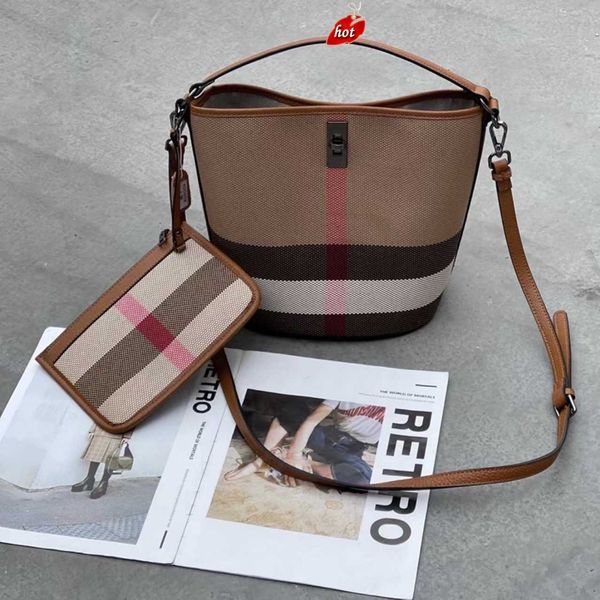 

designer luxury burbrerrity bags for women brown crossbody handbags vintage burbrery leather wallet paris plaid the totes bag fashion purses