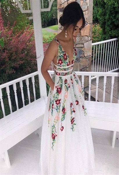 

2021 real pics prom dresses deep vneck sleeveless appliques lace backless formal evening wear party custom made2848925, Black;red