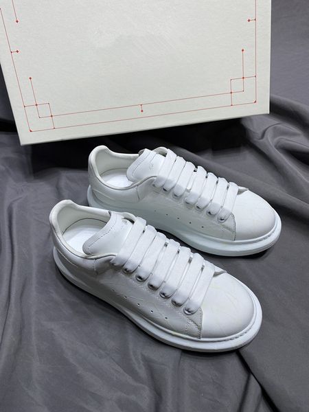 

2023 men's and women's fashion flat shoes women's travel white shoes men's training 0529, Black