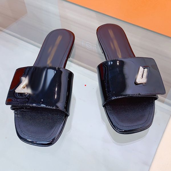 

2023 fashion summer slides slippers ladies shoes metallic slide sandals casual flat slippers for women beach low heel sandals size 35-40 wit, Black