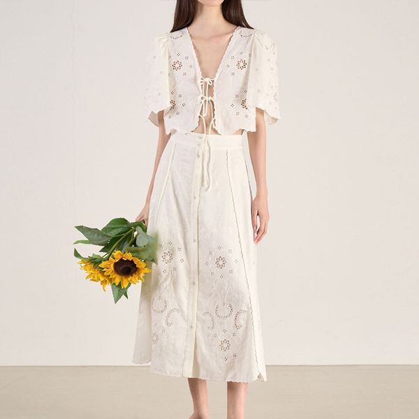 

2023 two pieces set dress se embroidered hollowed out lace up high waisted slim petal sleeve with skirt set, White