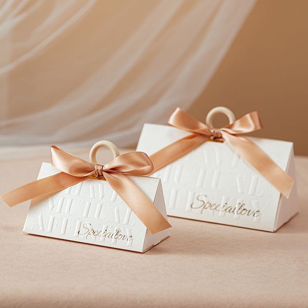 

european champagne gold triangle wedding candy box candy box handheld candy bag small gift box empty box