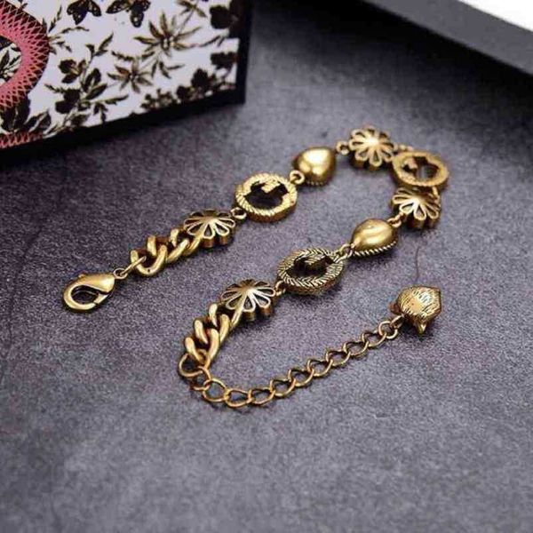 

2023 new designer jewelry bracelet necklace ring family red diamond flower bracelet, Black