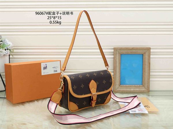 

women luxurys fashion designers bags 2023 shoulder bag handbag purse original box date code wholesale checker plaid flower ladies clutch
