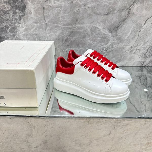 

2023designer fashion brand casual shoes women low sole canvas shoes leather black white sole sneakers 0529