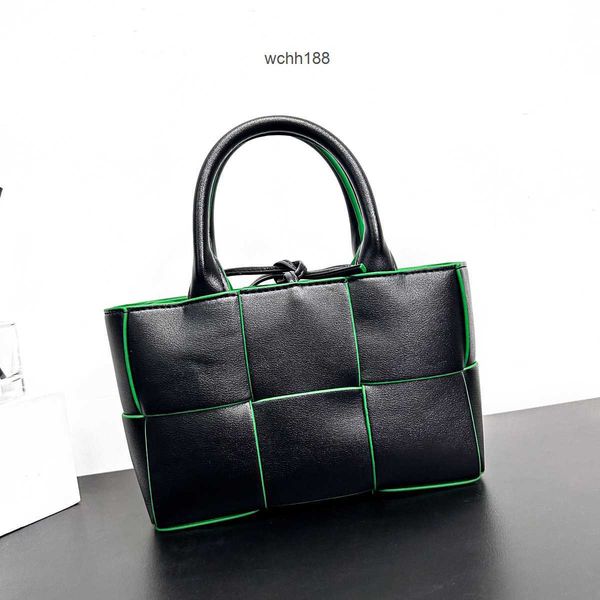 

women's arco texture 2023 bags girl designer tote small totes bag woven shoulder bottegas leather capacity portable evening single room