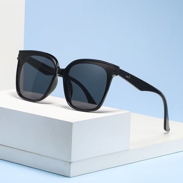 

fashion designer sunglasses classic eyeglasses goggle outdoor beach sun glasses for man woman 5 color optional, White;black