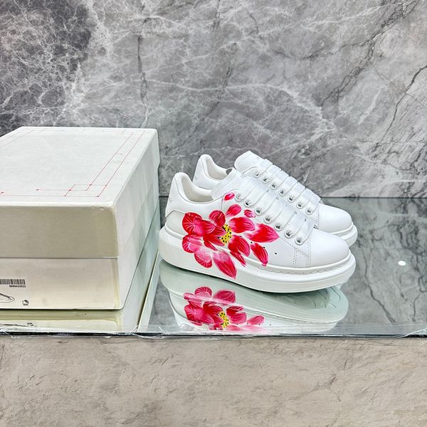 

2023new designer fashion brand casual shoes women low sole canvas shoes leather black white sole sneakers 0529
