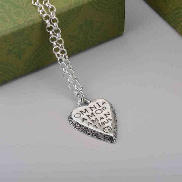 

20% off 2023 new designer jewelry bracelet necklace ring heart-shaped pattern made of old letters carved vines love pendant lovers sweater c, Silver