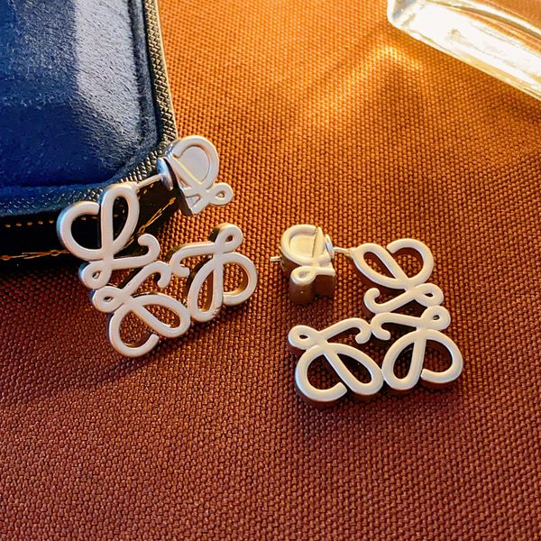 

fashion designer jewelry designer earrings ladies solid color stud earrings the gift earrings for girlfriends and wives wedding parties, Golden;silver
