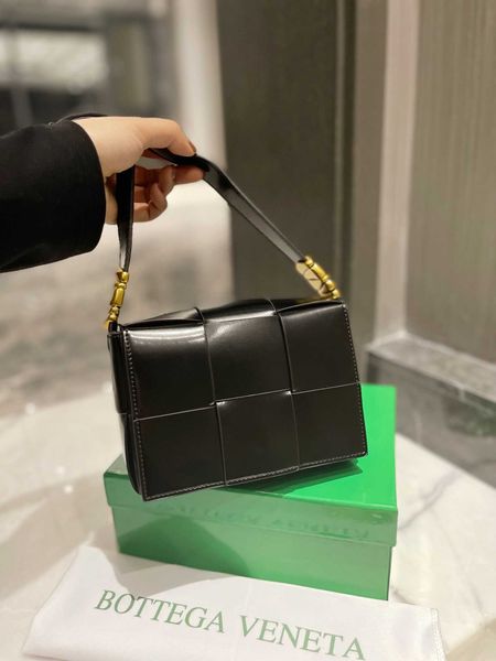 

suitcase and bag dinner xiaozhong cowhide woven small 2022 summer new fashion simple candy color single shoulder oblique cross square