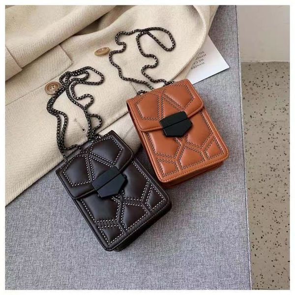 

french niche package 2023 new trendy everything retro liuding crossbody bag fashion mobile phone bag wholesale and retail, Black;red