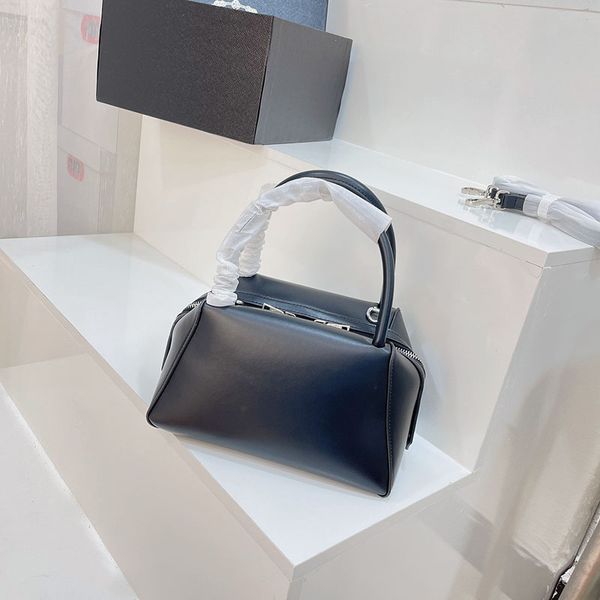 

designer gradual genuine leather handbag crossbody purse fashion wallet triangle shoulder bags detachable adjustable strap zipper closure me
