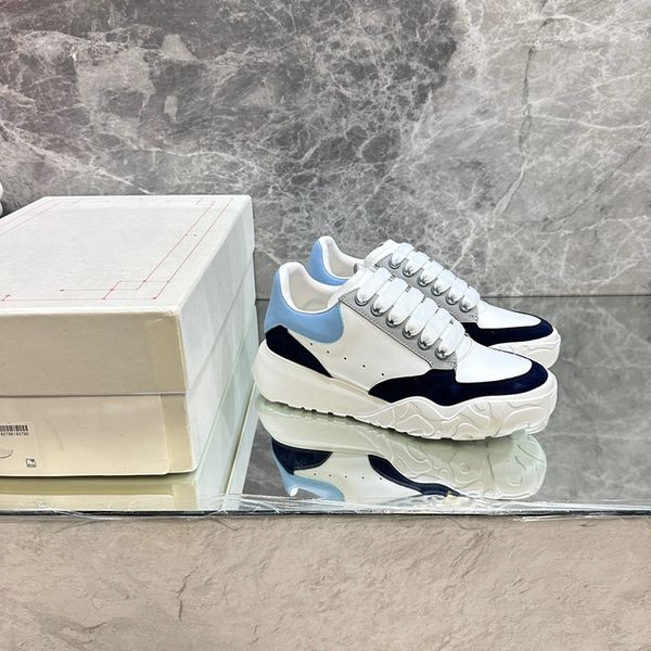 

2023 new men designer sneaker casual shoes leather sneakers embroidered stripes white shoes flat 0529, Black