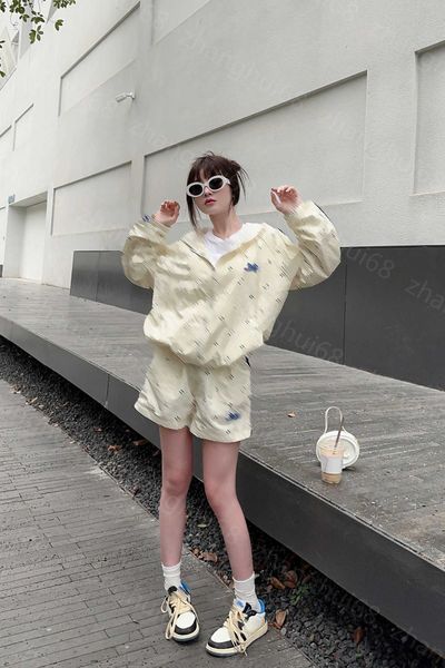 

23ss women tracksuit windbreaker set womens designer clothing letter ribbon splicing hooded zipper sun protection coat elastic waist shorts, Gray