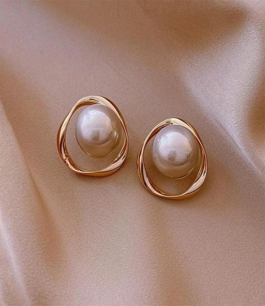 

dangle chandelier 2021 trendy pearl irregular metal stud earrings highend retro elegant temperament women jewelry gilded2179821, Silver
