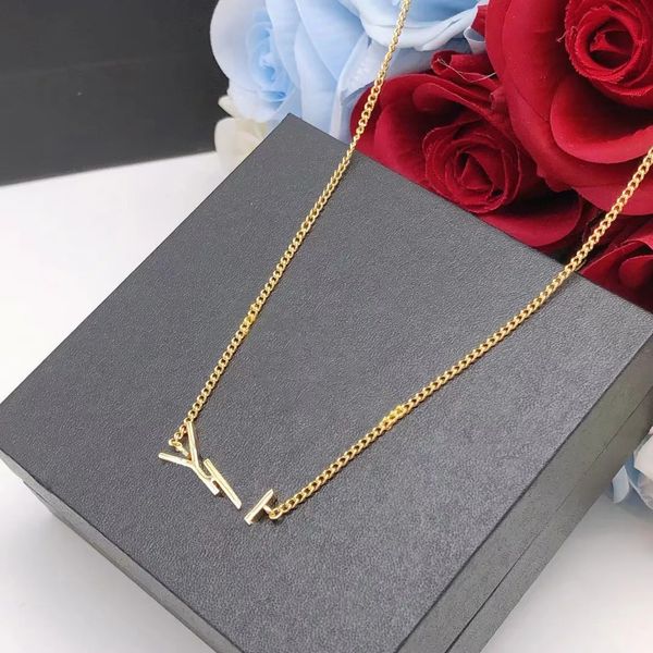 

Luxury Fashion Designer Pendant Choker Women's Necklace 14K Gold Plated Fine Chain Lightweight Necklace Simple Exquisite High Quality