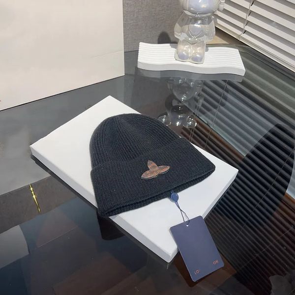 

Luxury fashion designer knitted hats for men and women universal letter printing fall and winter warm thickened breathable hat trend generous versatile fashion hat