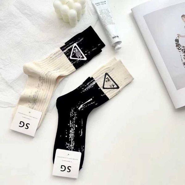 

Hosiery Socks European high-end women's socks with glue letters and color matching double needle mid length socks fashionable designer style trendy dirty 2CZ3, Black