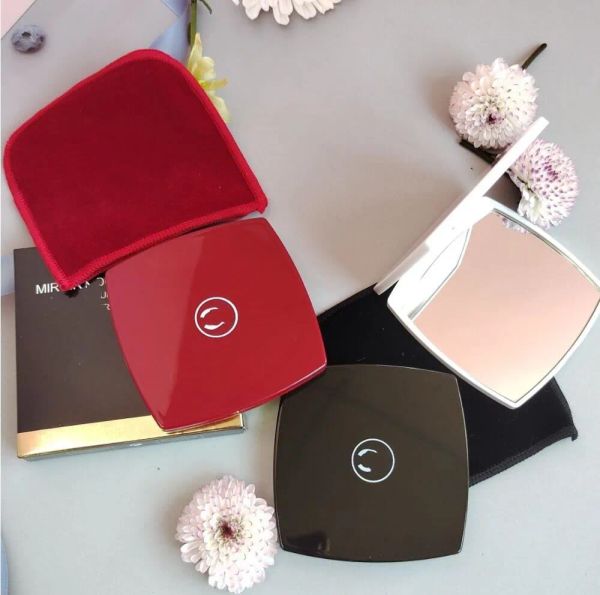 

Designer Folding Classic Colors Women Letter C Portable Makeup Mirror Smooth Double-Sided Cosmetic Mirrors Make Up Tools