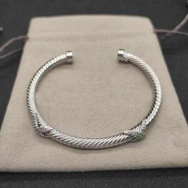 

Luxury Fashion Designer Men's and Women's Classic Bracelet Jewelry Pearls Diamonds Decoration Exquisite Simple Party Jewelry Open Bangle Birthday Gift Hot Sale