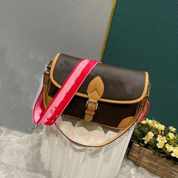 

L Designer Bag Women Fashion Handbags Classic Letter Shoulder Bag Interior Zipper Crossbody Bags Multi Occasion Use, L1