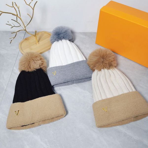 

Pom-Pom Designer Beanie For Man Woman Gold Letter Brand Cap Warm Winter Woolen Hat Casquette, L01