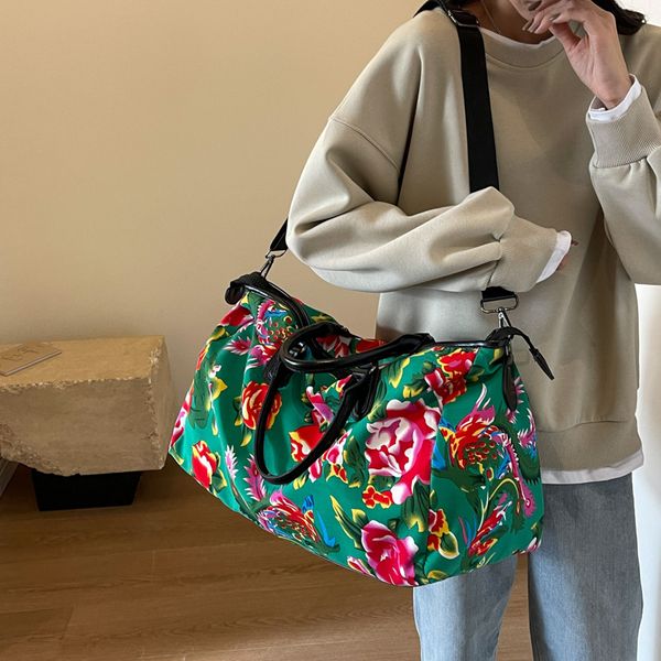 

Outlet factory women shoulder bags 3 colors large capacity horizontal printed handbag durable and thick canvas backpack retro national style leisure travel bag, Red
