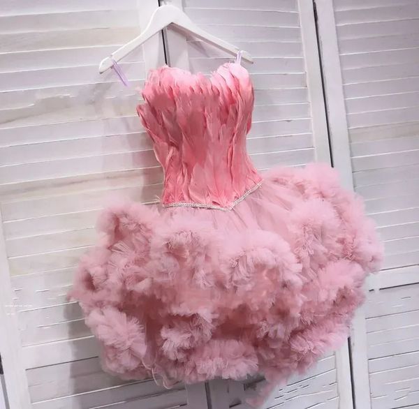Short Pink Feather Prom Dresses Ruffles Pluffy Tulle Mini Cocktail Party Dress For Women Girls Sweetheart Spsghetti Sleeveless Cute Little Homecoming Dress