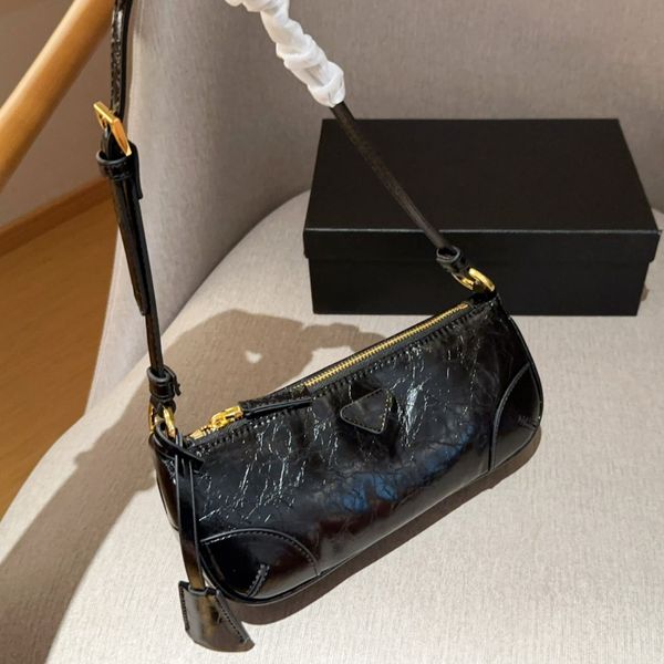 

Women Designer Bag Fashion Letter Shoulder Bag Classic Triangle Crossbody Bags Daily Capacity Handbags 23Cm Multi Occasions, Red