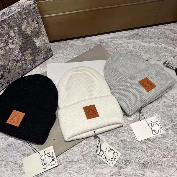 

Luxury designer winter men's and women's knit cap fashion trend explosive knit cap high quality classic couple hat outdoor sports leisure warm wool cap, Grey