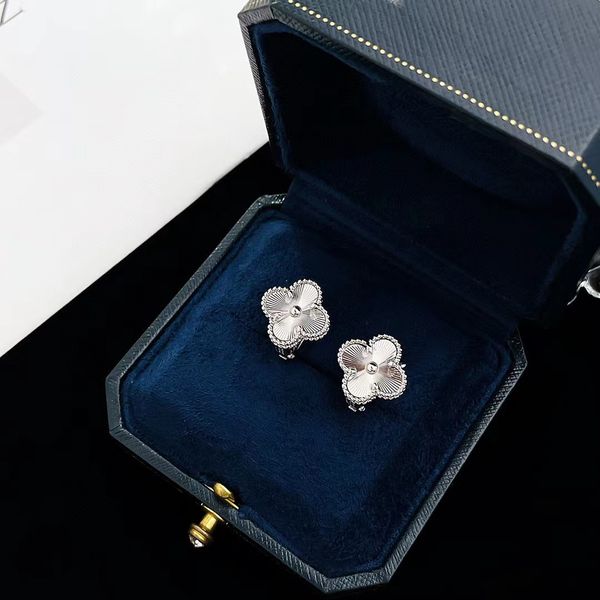 

S925 Sterling Silver Love Clover Designer Stud Earrings for Women Luxury Brand Cute Flower OL Engagement Elegant Charm Ear Rings Earring Birthday Gift Jewelry