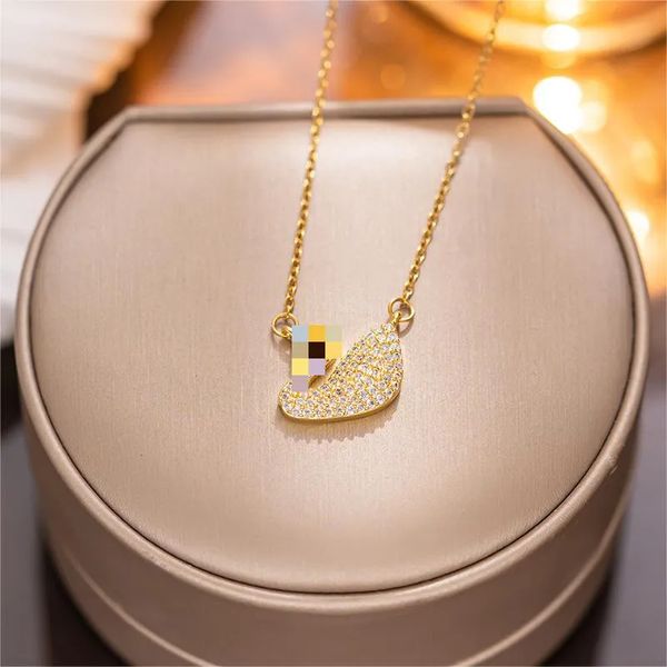 

Luxury Fashion Designer Crystal Swan Pendant Necklace Ladies Boutique Necklace High Quality Exquisite Ladies Jewelry Versatile Collarbone Chain New Year Gift