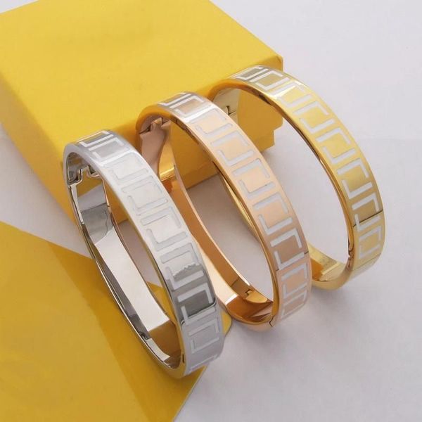 

Europe America Top Designer Jewelry Lady Women Titanium Steel Black/White Enamel Engraved Letter 18K Gold Bangle Bracelet 4 Color