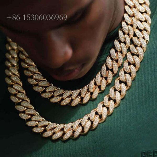 

Iced Out VVS Hiphop Sier 18Mm Moissanite Cuban Link Chain