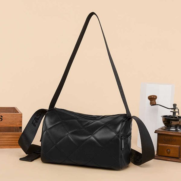 

new autumn/winter bag women's fashion versatile shoulder bag lingge embroidered thread crossbody bag ins super fire pillow bag