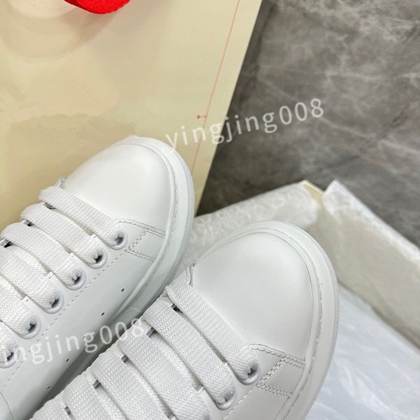 

2023 luxurys summer men's breathable shoes round toe designer men anti-slip proof sneakers fashion outdoor walking shoe xinshidai230414, Black