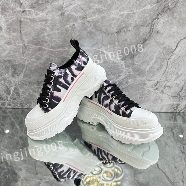 

2023 luxurys designer brand shoe for men women fashion embossed grained calf leather platform runner trainers sneakers xinshidai230409, Black