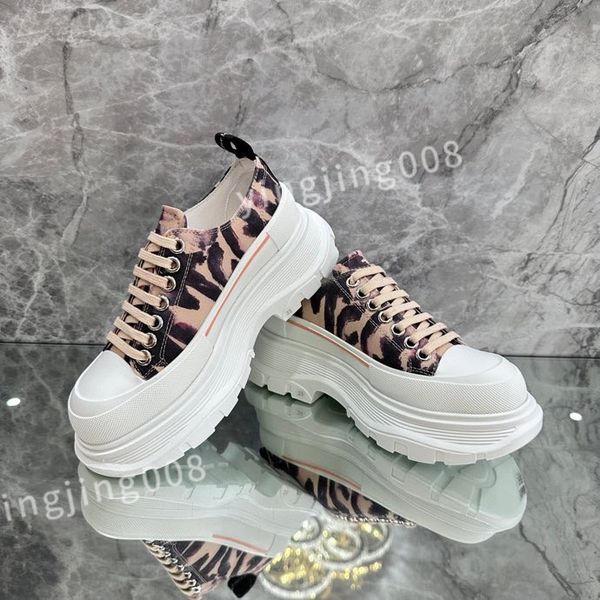 

2023 luxury designer brand shoe for men women fashion embossed grained calf leather platform runner trainers sneakers xinshidai230409, Black