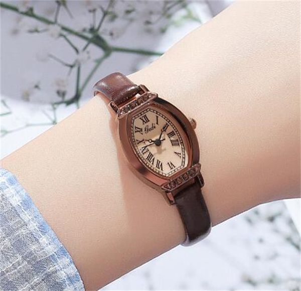 

2023 new women's vintage wine barrel shell quartz watch student minority roman literary temperament made old watch, Slivery;golden