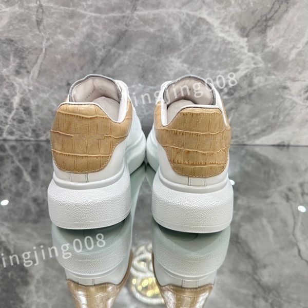 

2023 new summer men's breathable shoes round toe designer men anti-slip proof sneakers fashion outdoor walking shoe xinshidai230414, Black