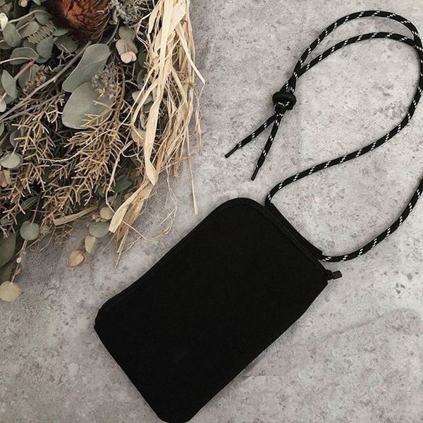 

fashion magazine agn.b simple hanging neck mobile phone bag for male and female students 2023 small single-shoulder messenger bag multi-func