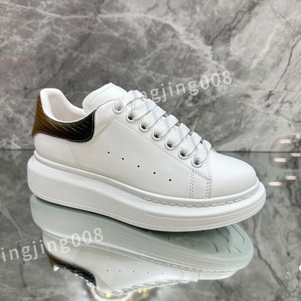 

2023 new luxury summer men's breathable shoes round toe designer men anti-slip proof sneakers fashion outdoor walking shoe xinshidai230, Black