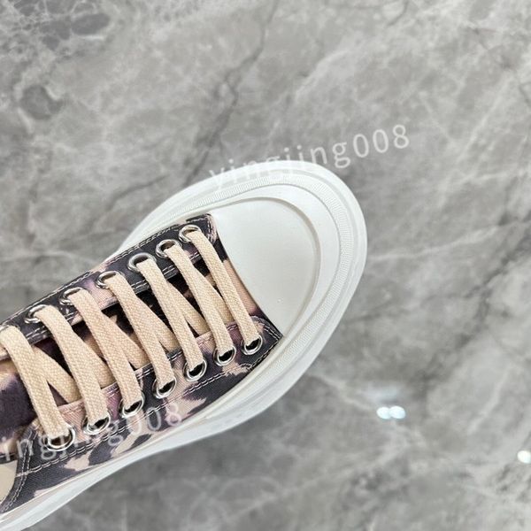 

2023 new luxury designer brand shoe for men women fashion embossed grained calf leather platform runner trainers sneakers xinshidai230409, Black
